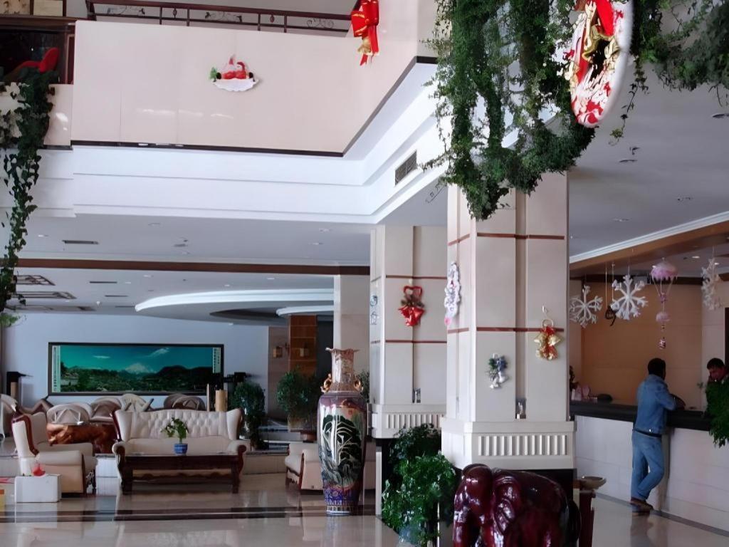 Golden Spring Hotel Lijiang Lijiang  Bagian luar foto