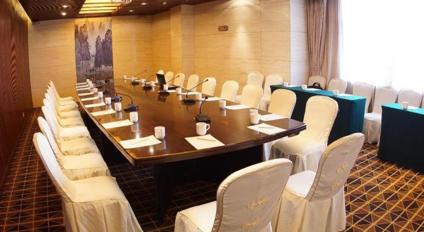 Golden Spring Hotel Lijiang Lijiang  Bagian luar foto