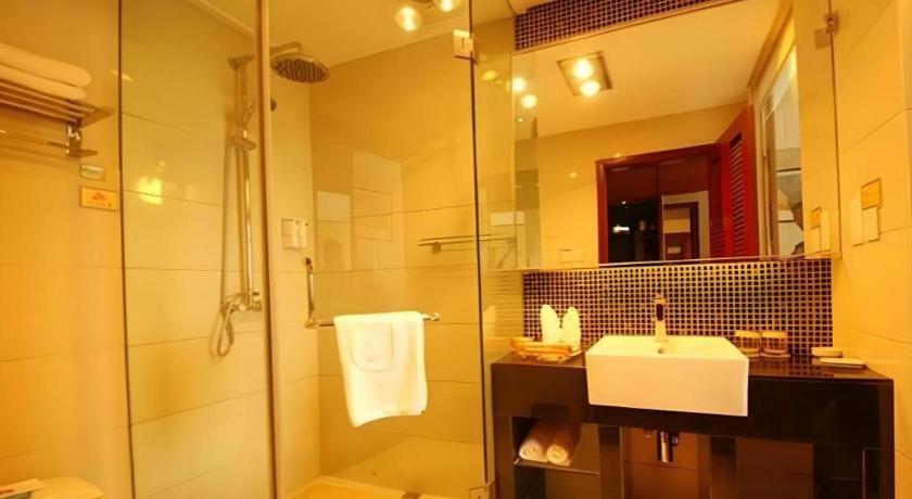 Golden Spring Hotel Lijiang Lijiang  Bagian luar foto