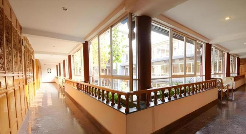 Golden Spring Hotel Lijiang Lijiang  Bagian luar foto