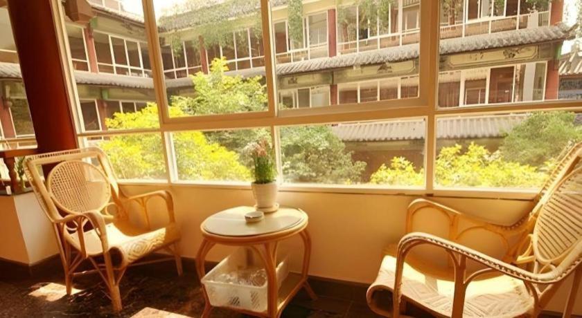 Golden Spring Hotel Lijiang Lijiang  Bagian luar foto