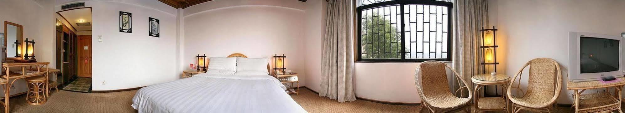 Golden Spring Hotel Lijiang Lijiang  Bagian luar foto