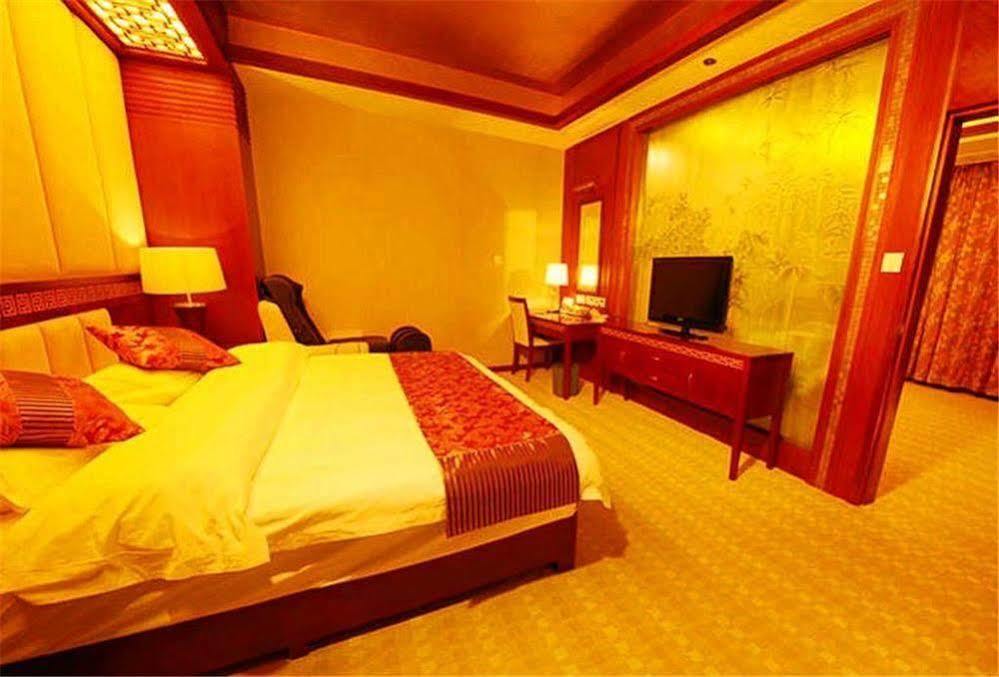 Golden Spring Hotel Lijiang Lijiang  Bagian luar foto