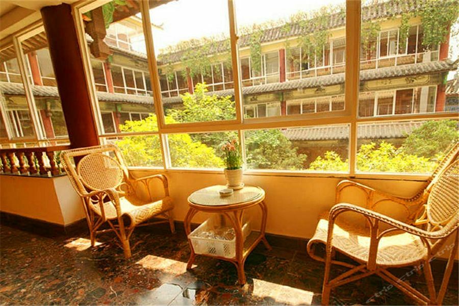 Golden Spring Hotel Lijiang Lijiang  Bagian luar foto
